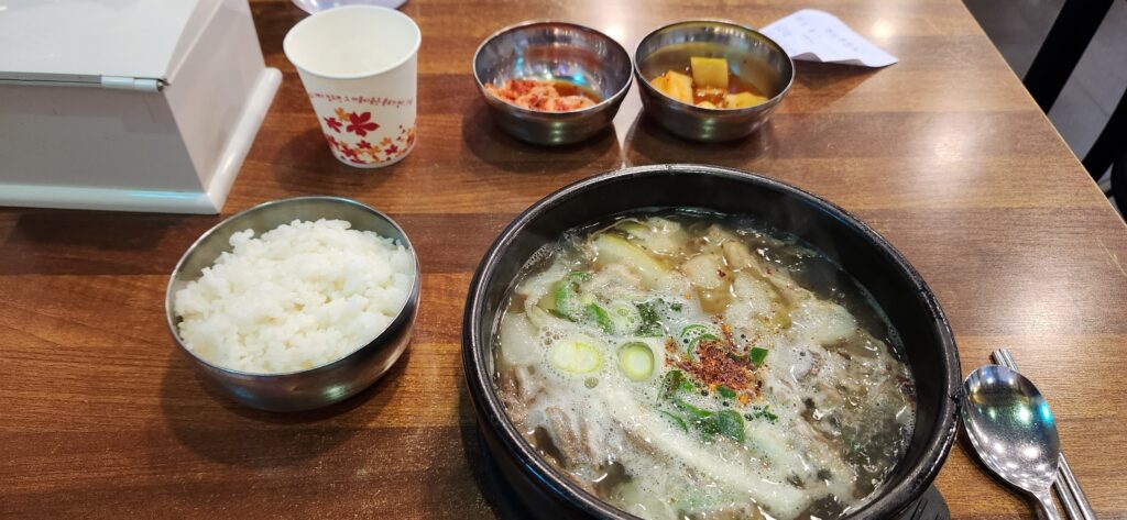 커스텀와이? 뭐 하는 곳이야?